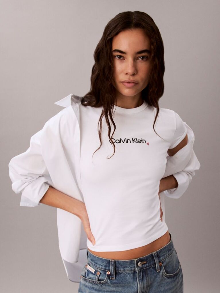 Λευκό Στενό T-shirt Με Λογότυπο Καρδιά  Γυναίκα