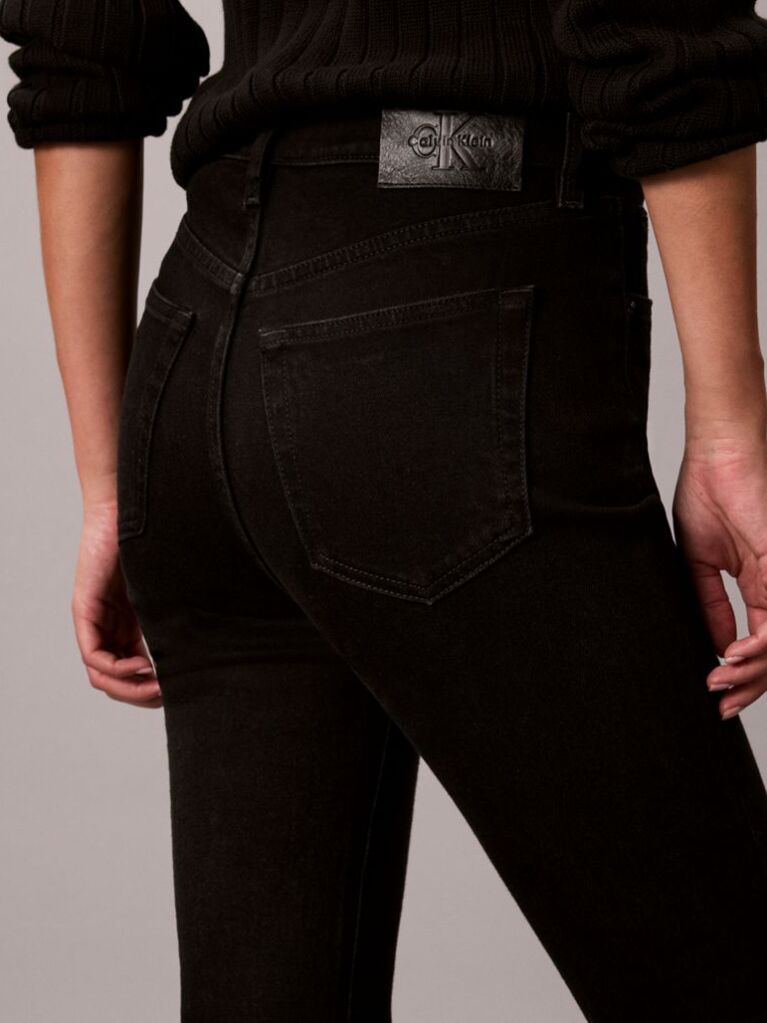 Μαύρο Στενό Τζιν Με Γραμμή Bootcut  Γυναίκα