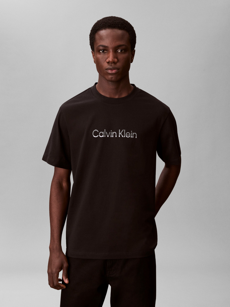 Μαύρο T-Shirt Με Κανονική Λαιμόκοψη Και Διαβαθμισμένο Λογότυπο  Άνδρας
