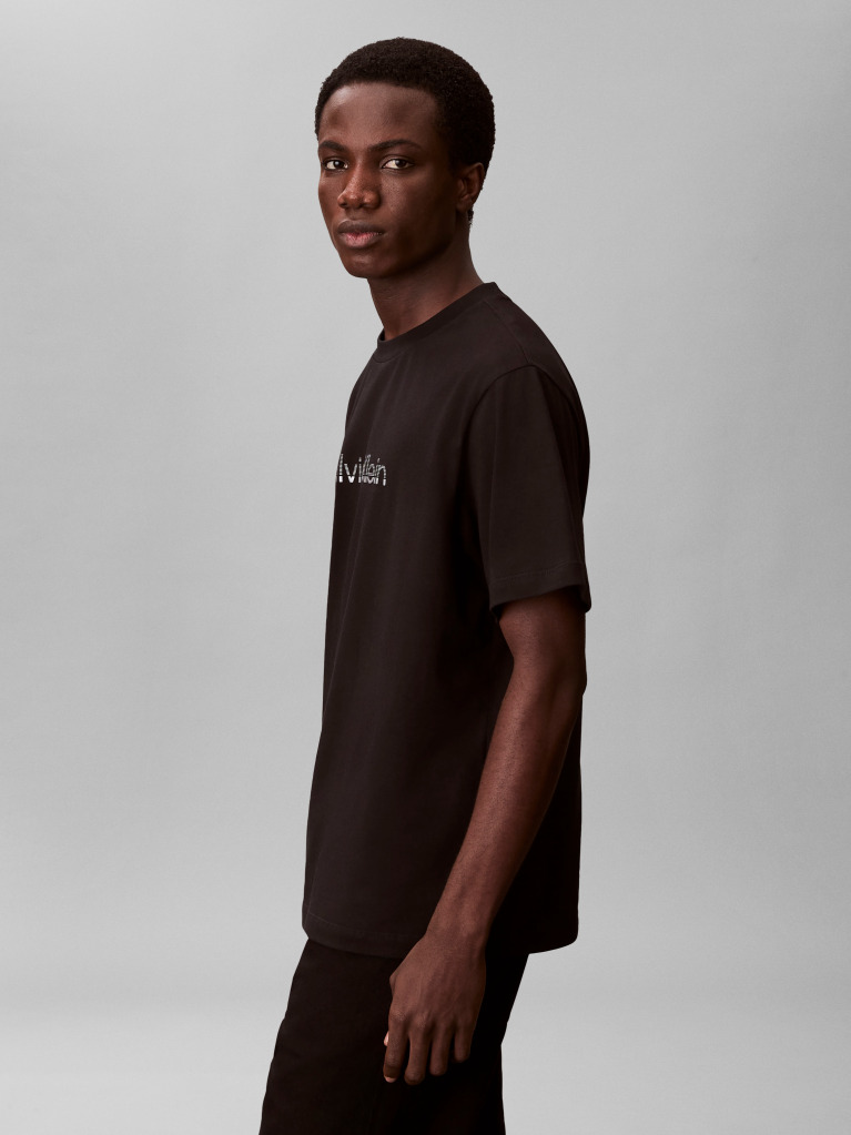 Μαύρο T-Shirt Με Κανονική Λαιμόκοψη Και Διαβαθμισμένο Λογότυπο  Άνδρας