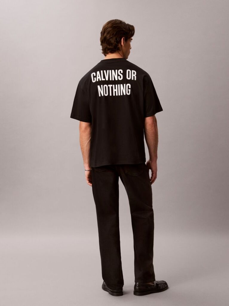Μαύρο T-shirt Σε Χαλαρή Γραμμή Με Graphic Σχέδιο "Calvins Or Nothing"  Άνδρας