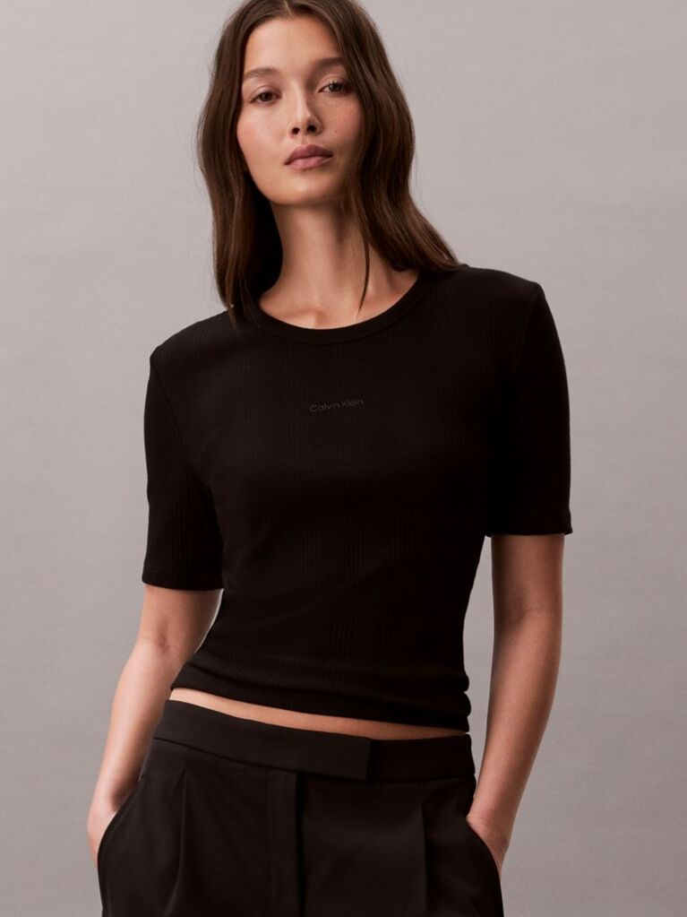 Μαύρο Ριμπ T-Shirt Με Half Μανίκι  Γυναίκα