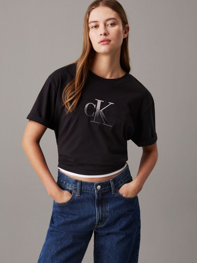 Μαύρο T-shirt Με Λογότυπο Σε Άνετη Γραμμή  Γυναίκα