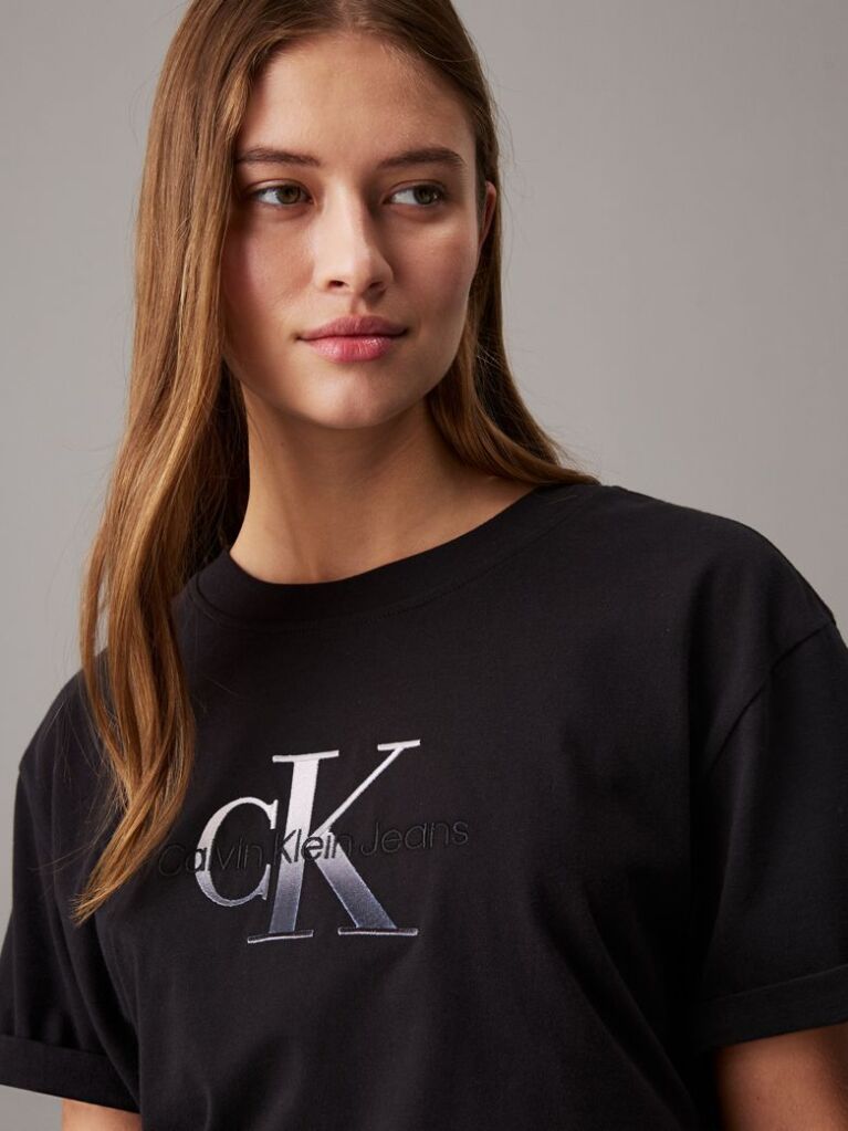 Μαύρο T-shirt Με Λογότυπο Σε Άνετη Γραμμή  Γυναίκα