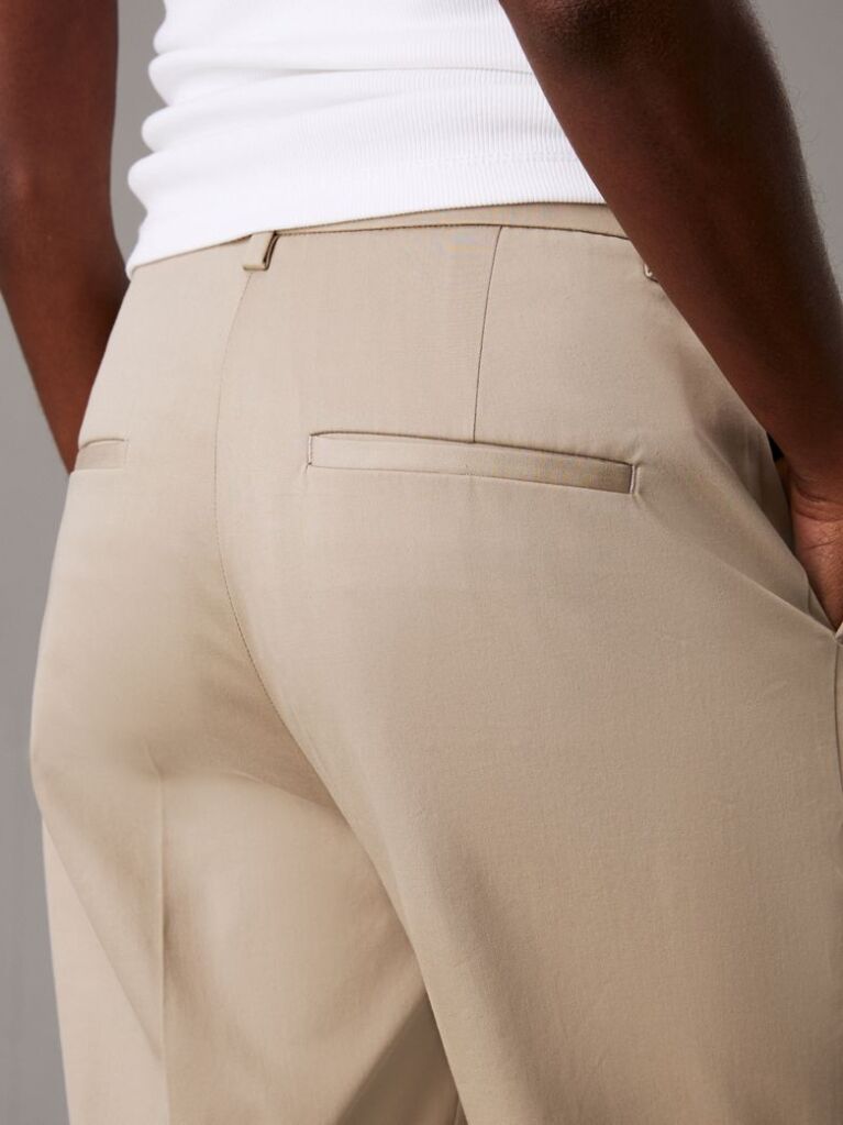 Μπεζ Chino Παντελόνι Με Στενή Tapered Γραμμή  Γυναίκα