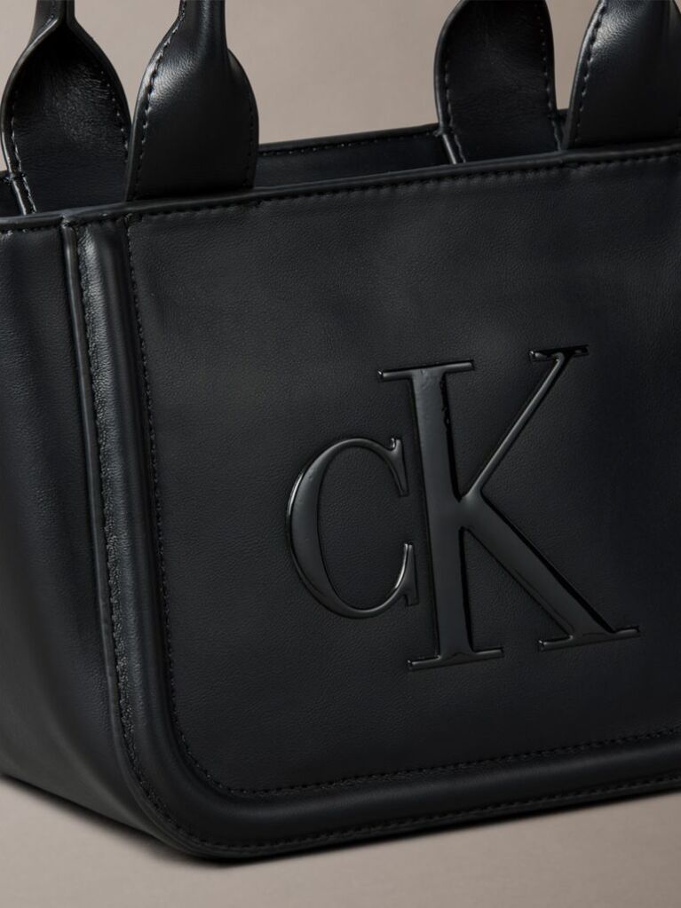 Μαύρο Μικρή Τσάντα Tote Με Ανάγλυφο Μονόγραμμα  Γυναίκα