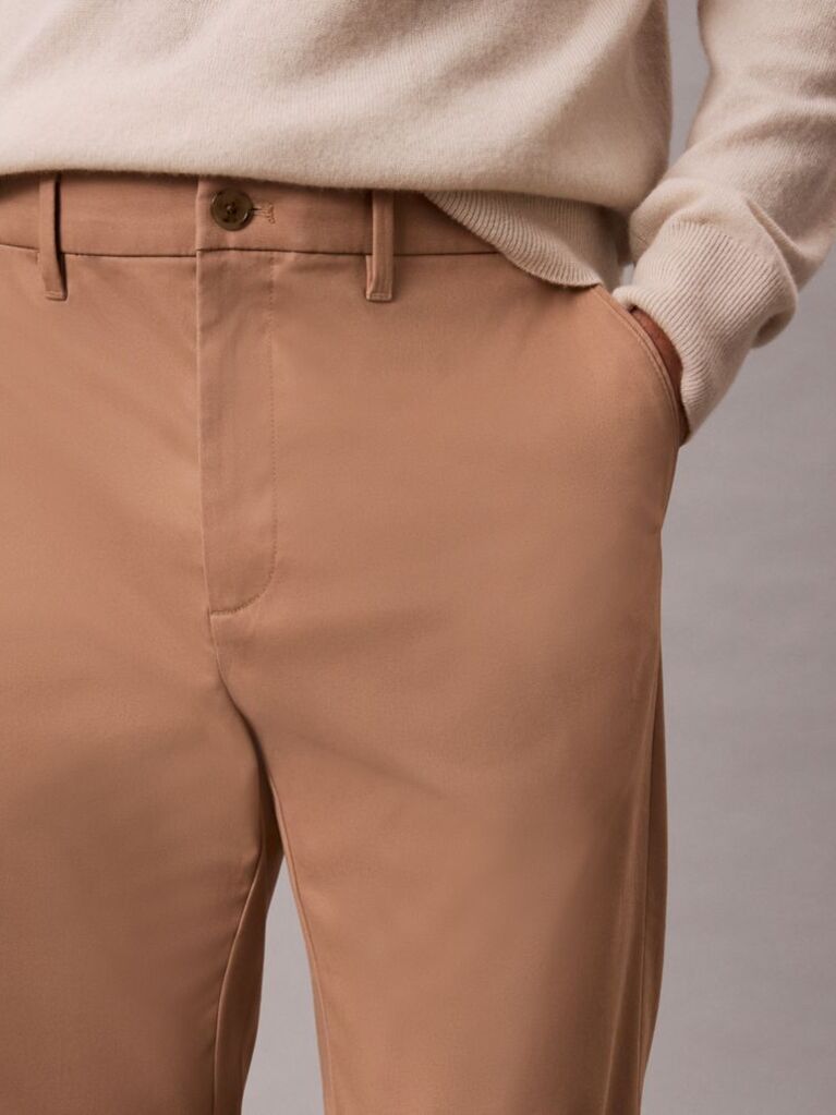Μπεζ Slim Παντελόνι Chino Σε Tapered Γραμμή Από Σατέν  Άνδρας