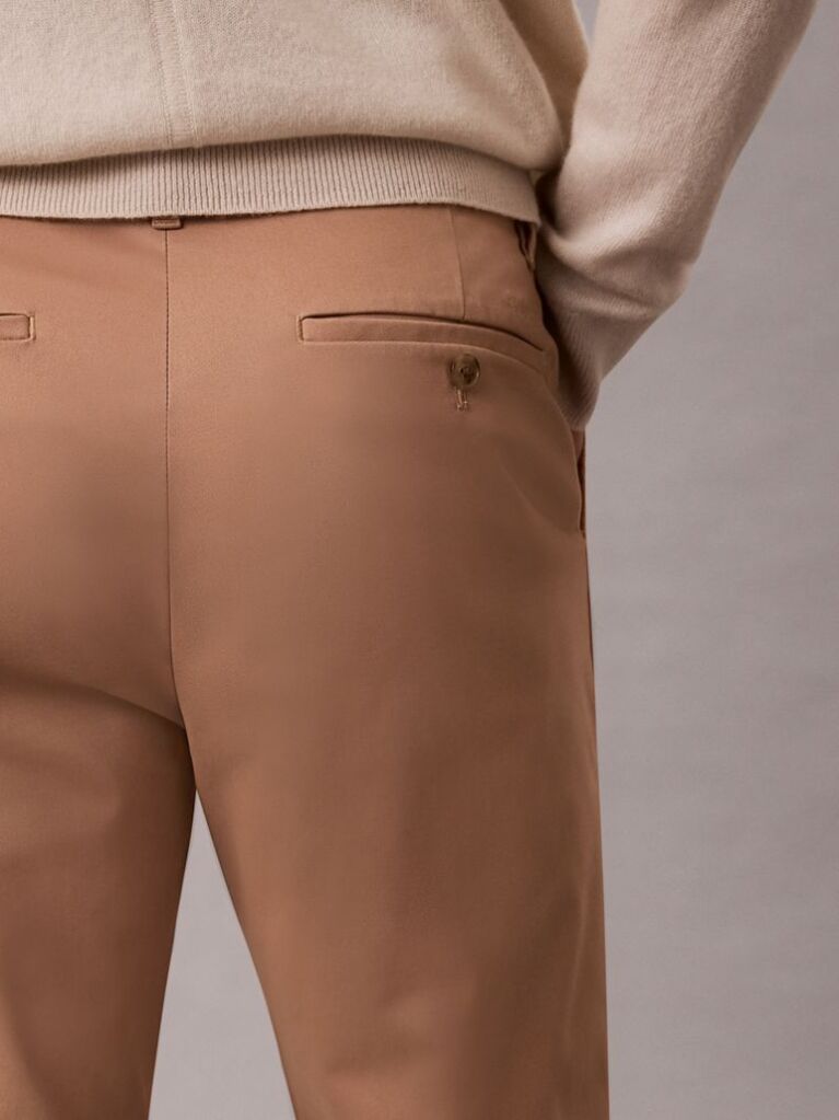 Μπεζ Slim Παντελόνι Chino Σε Tapered Γραμμή Από Σατέν  Άνδρας